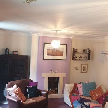Great Rooms In An Uber Cool Flat! London Bridge Экстерьер фото