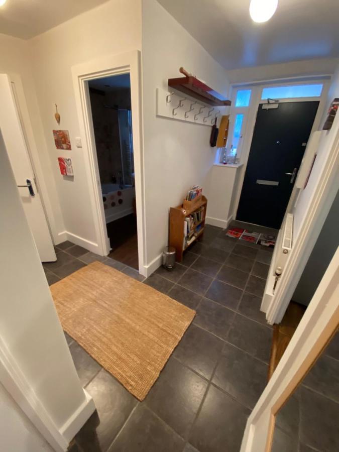 Great Rooms In An Uber Cool Flat! London Bridge Экстерьер фото