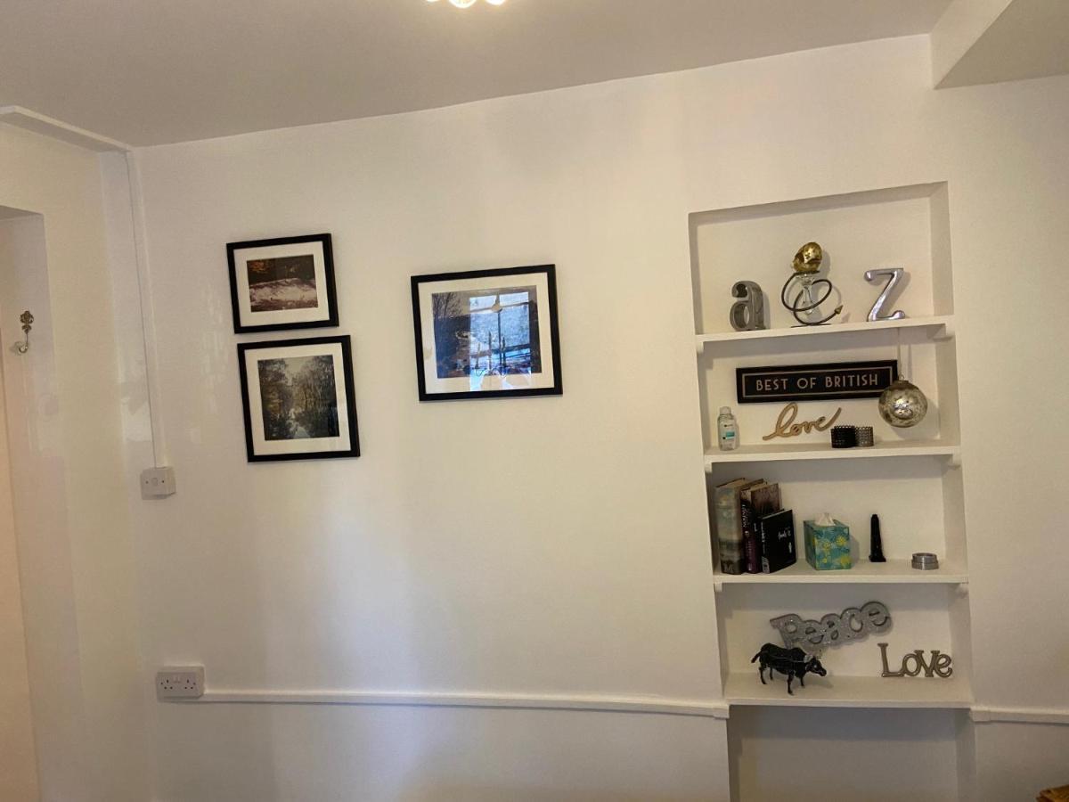 Great Rooms In An Uber Cool Flat! London Bridge Экстерьер фото
