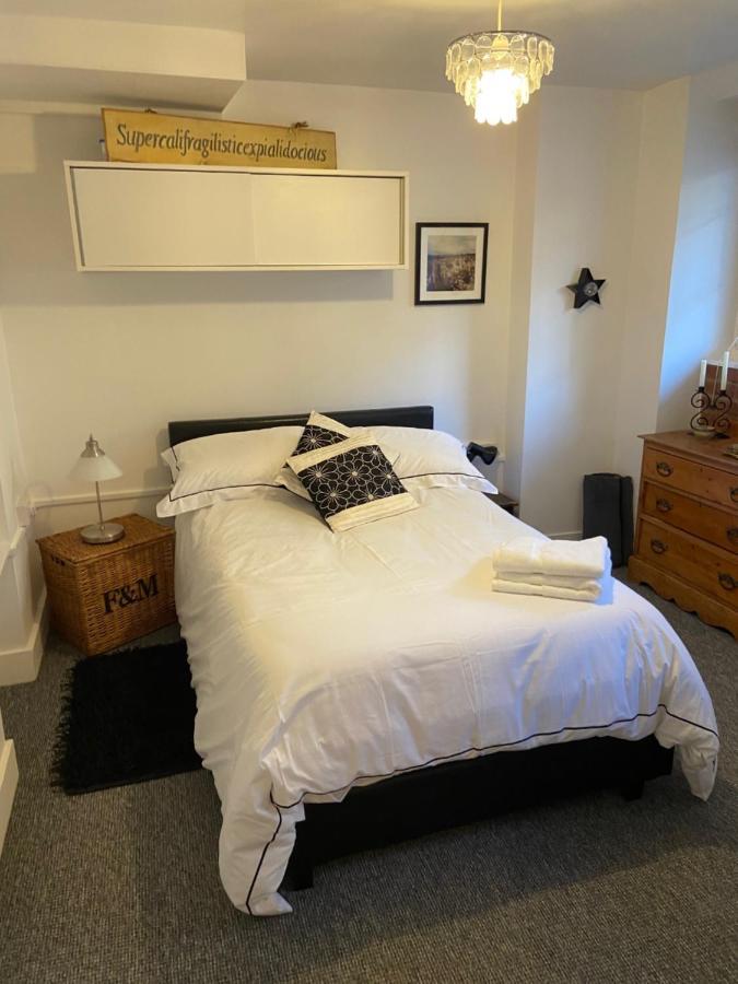 Great Rooms In An Uber Cool Flat! London Bridge Экстерьер фото