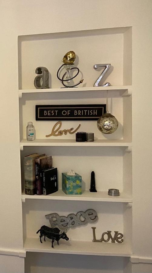 Great Rooms In An Uber Cool Flat! London Bridge Экстерьер фото